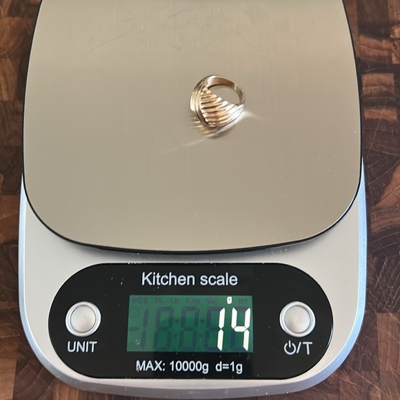 Hefty 14k gold dome ring - Picture 4 of 4